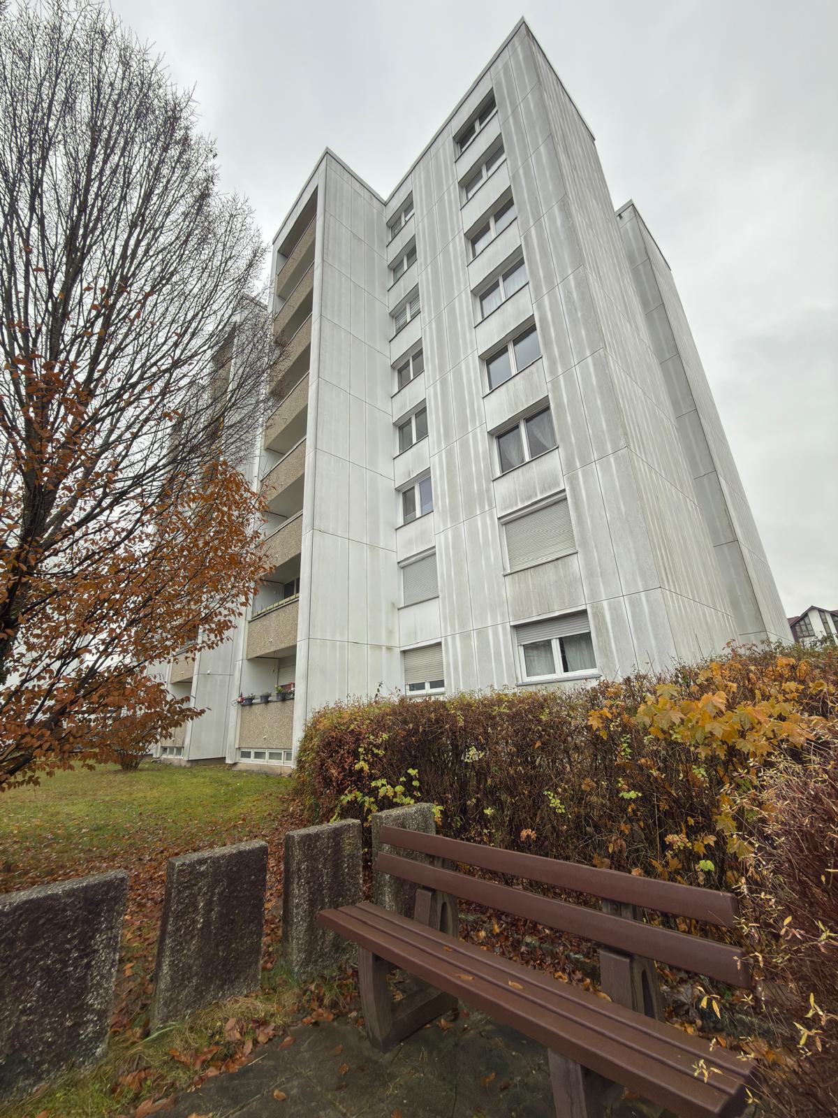 Wohnkomplex in M&uuml;nchen nach der Fassadenreinigung, Gesamtansicht
